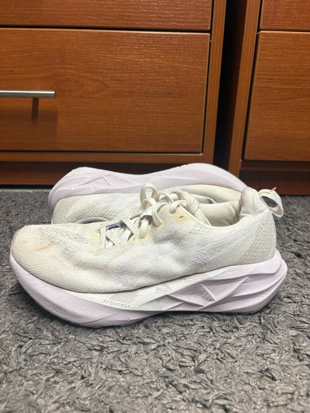 ASICS Novablast 5 Shoes Women Size 8 White Lilac Hint Running Athletic Sneaker